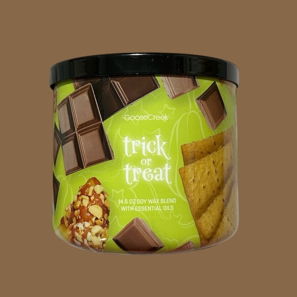GooseCreek Trick or Treat Scented Candle - Picture 1 of 3